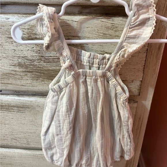 Cream Ruffled Baby Romper - Picture 2 of 2